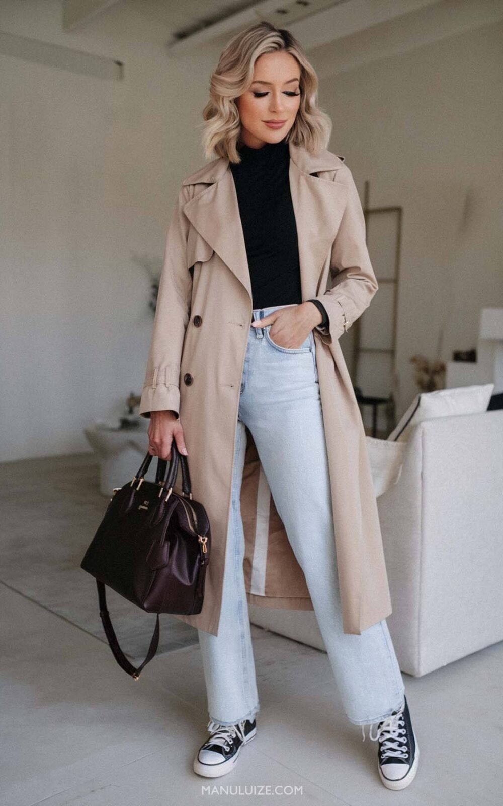 Outfit mit ungezwungenem Trenchcoat