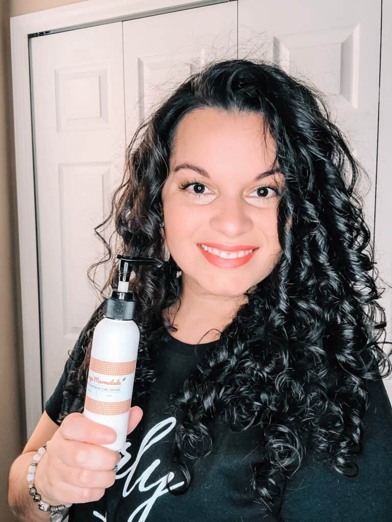 Reihenfolge der Haarprodukte für lockiges Haar - Creme